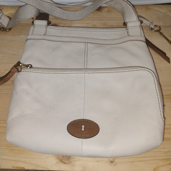 Women's Fossil Crossbody pebbled leather purse Lots Of Pockets - Picture 1 of 11